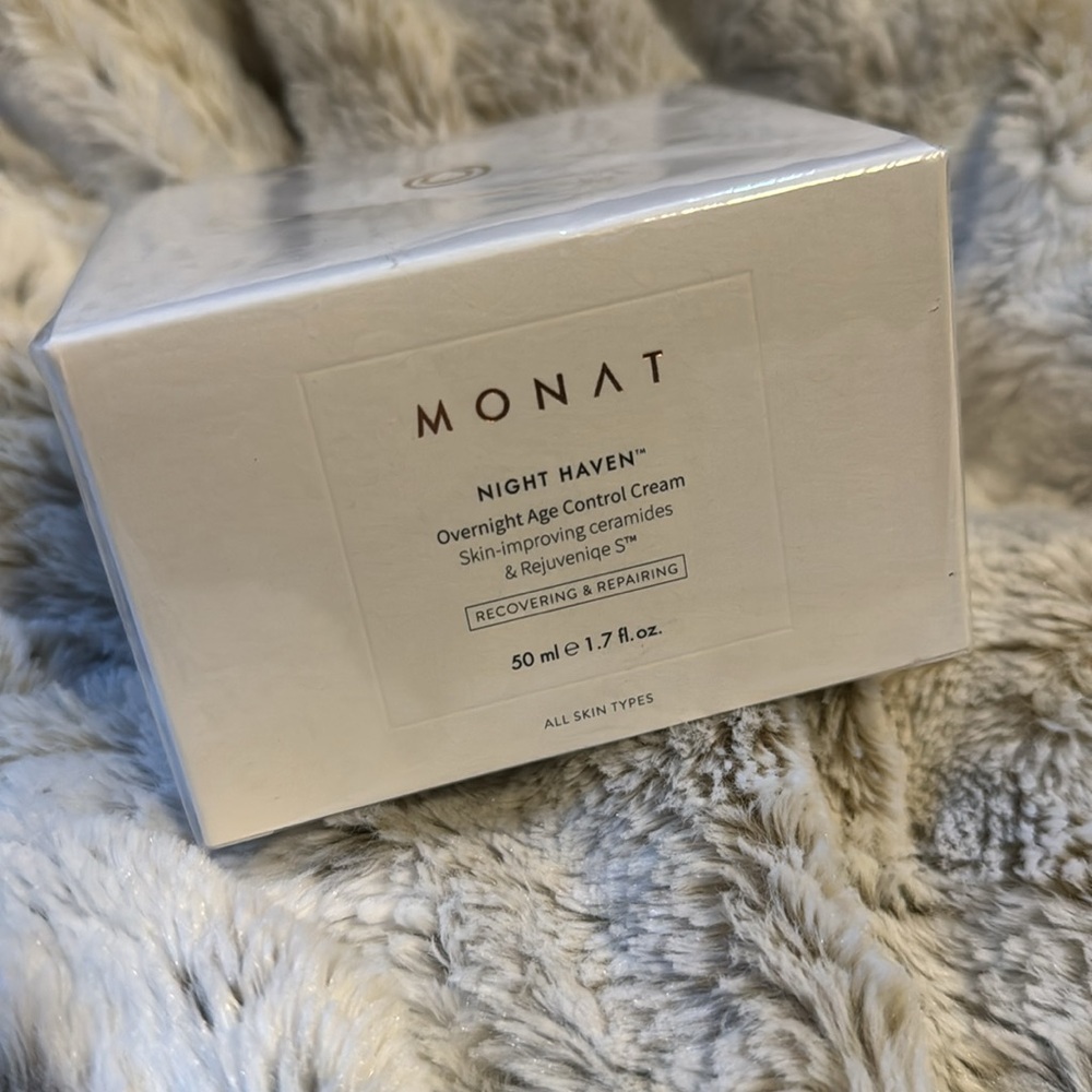 Monat Night Haven